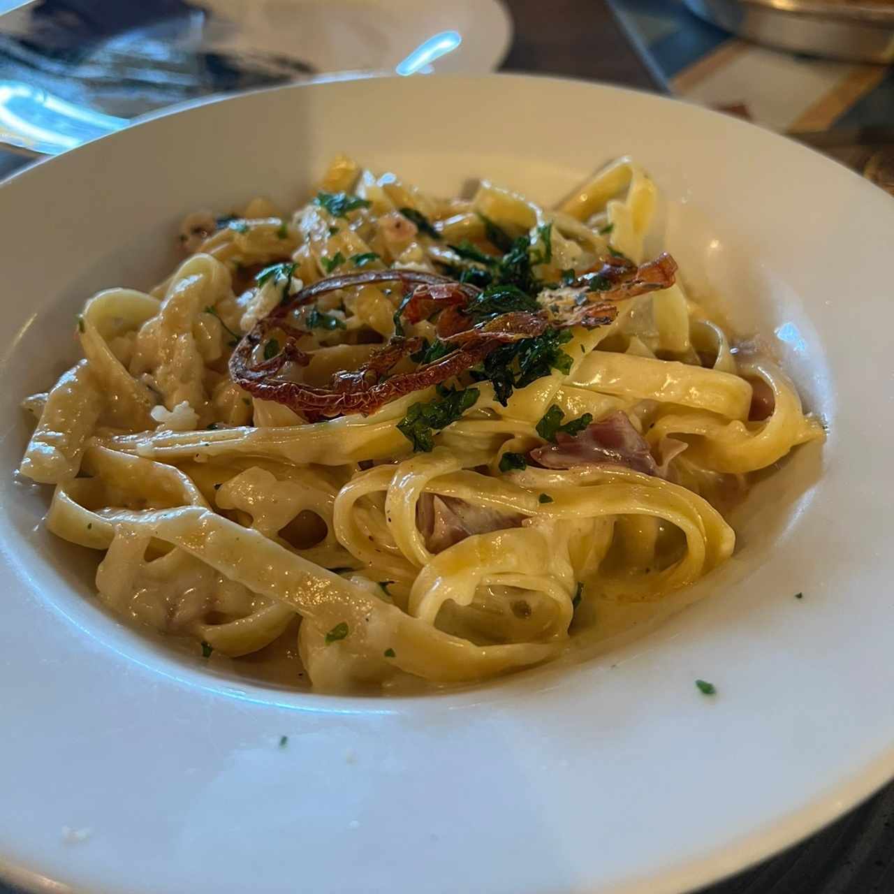 Pasta a la rueda con prosciutto