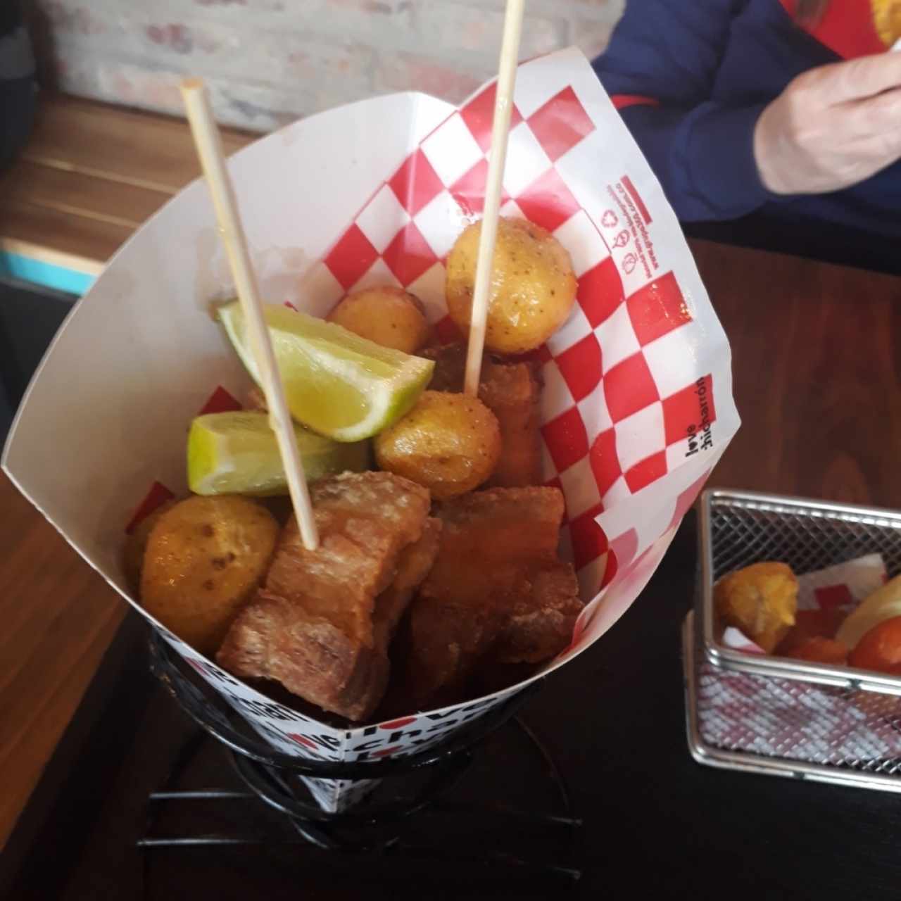 Chicharrón carnudo.