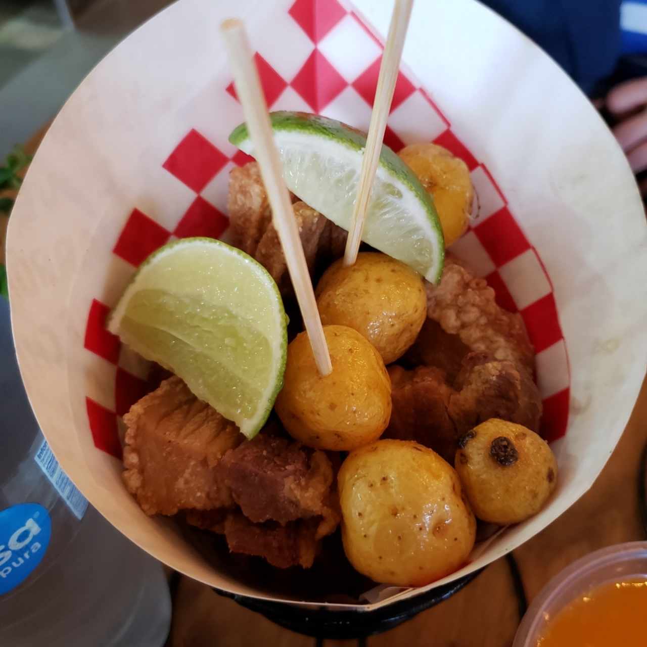 Cono de Chicharrón con Papa Criolla