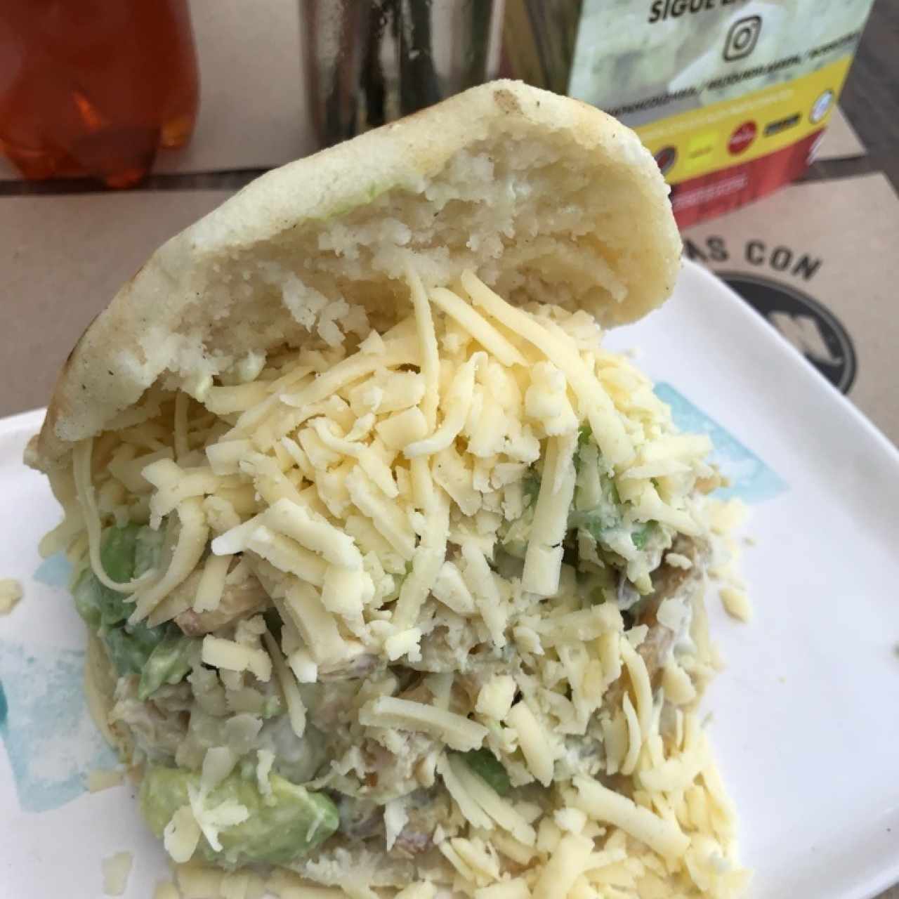 Sifrina : Reina pepiada con queso.
