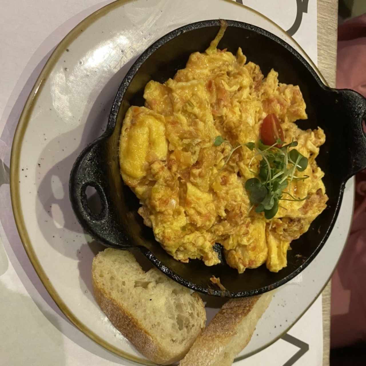 Huevos con champiñones 