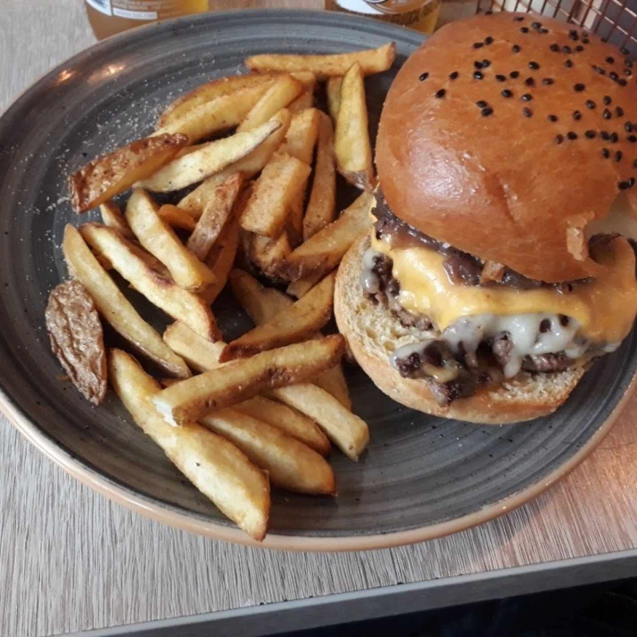 hamburguesa H.