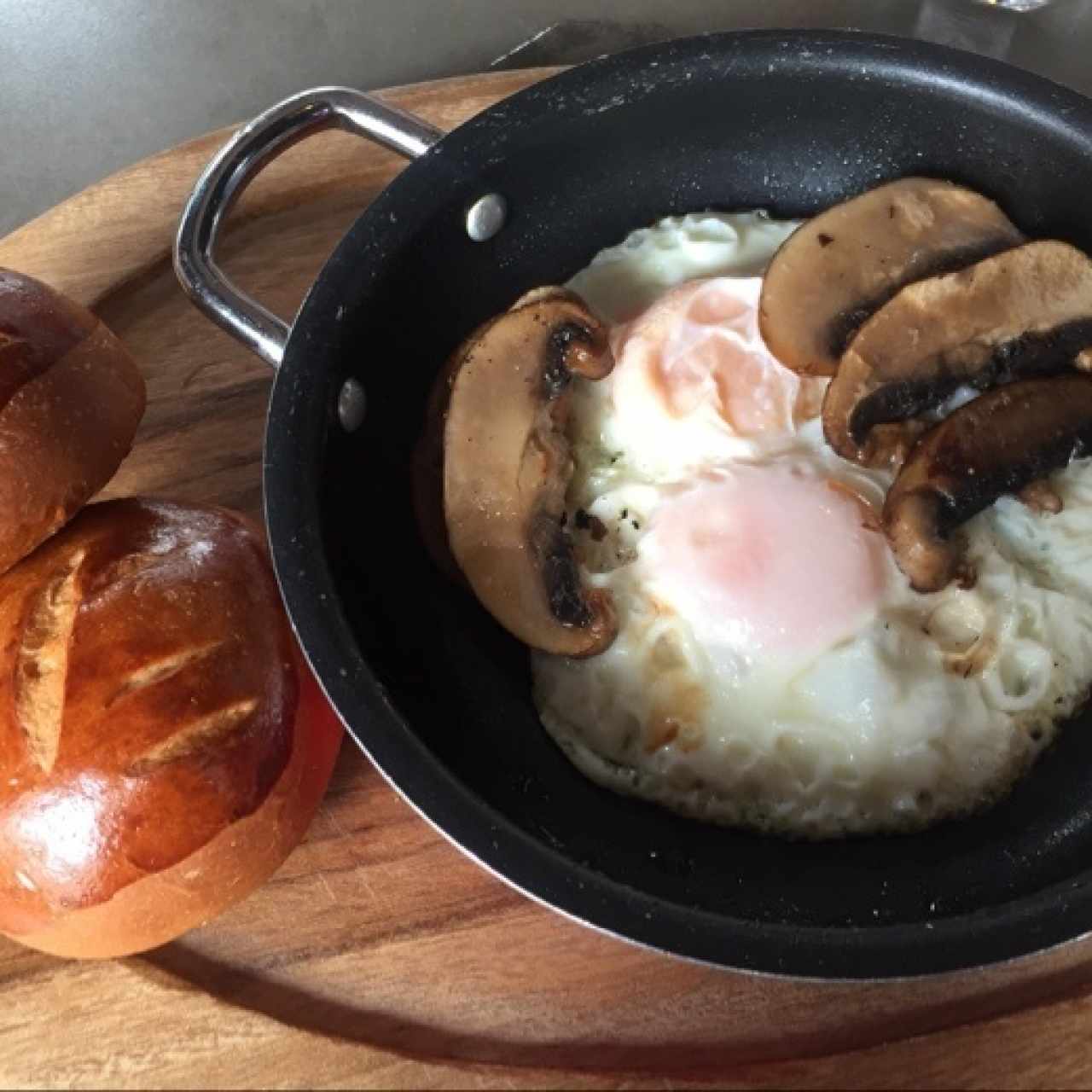 Huevos con portobelo