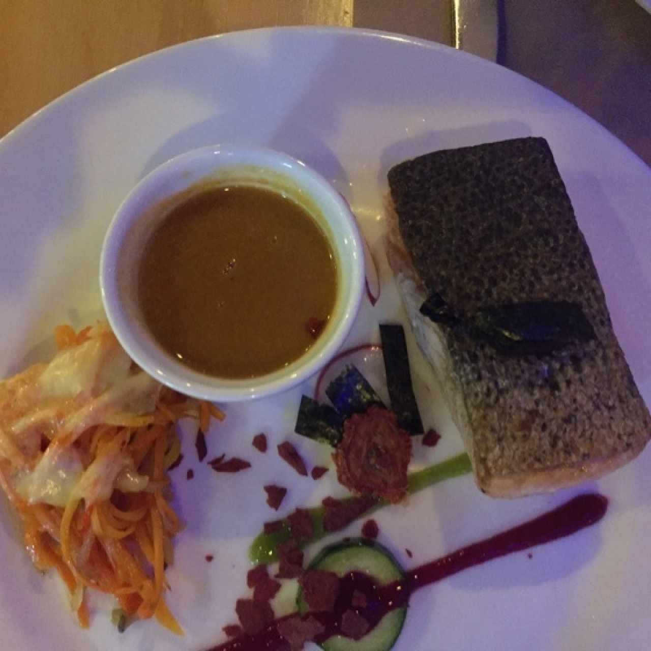 Salmón con reducción de langosta