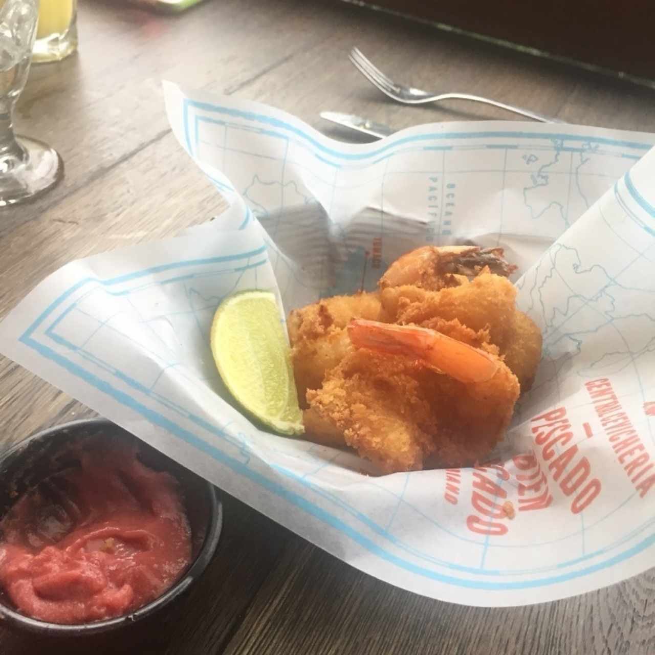 langostinos apanados con salsa de guayaba