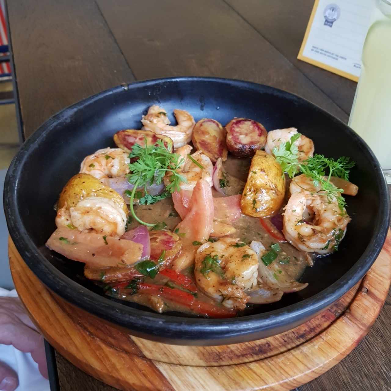 Langostinos Saltados al Ají Panka