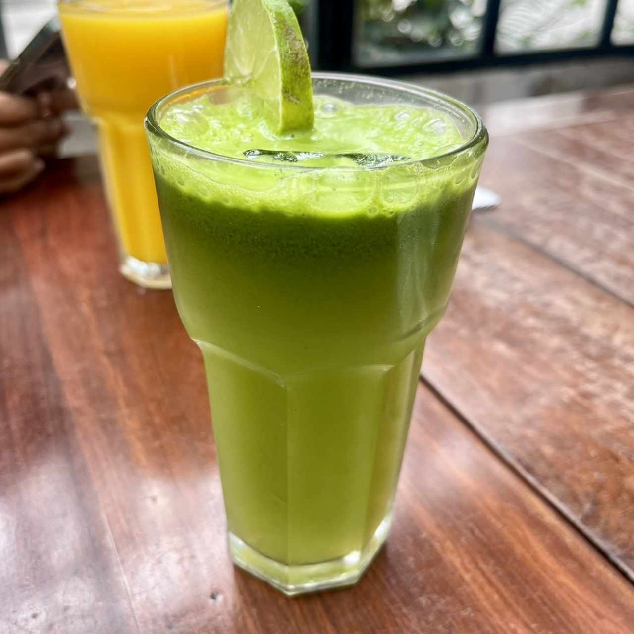 Limonada con hierba buena