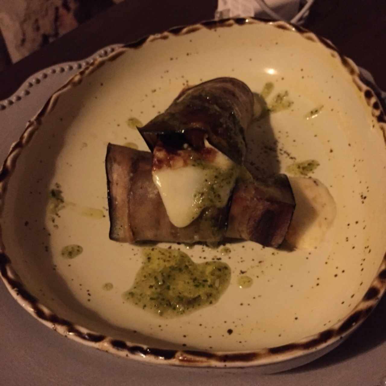 rollo de berenjenas asadas con queso