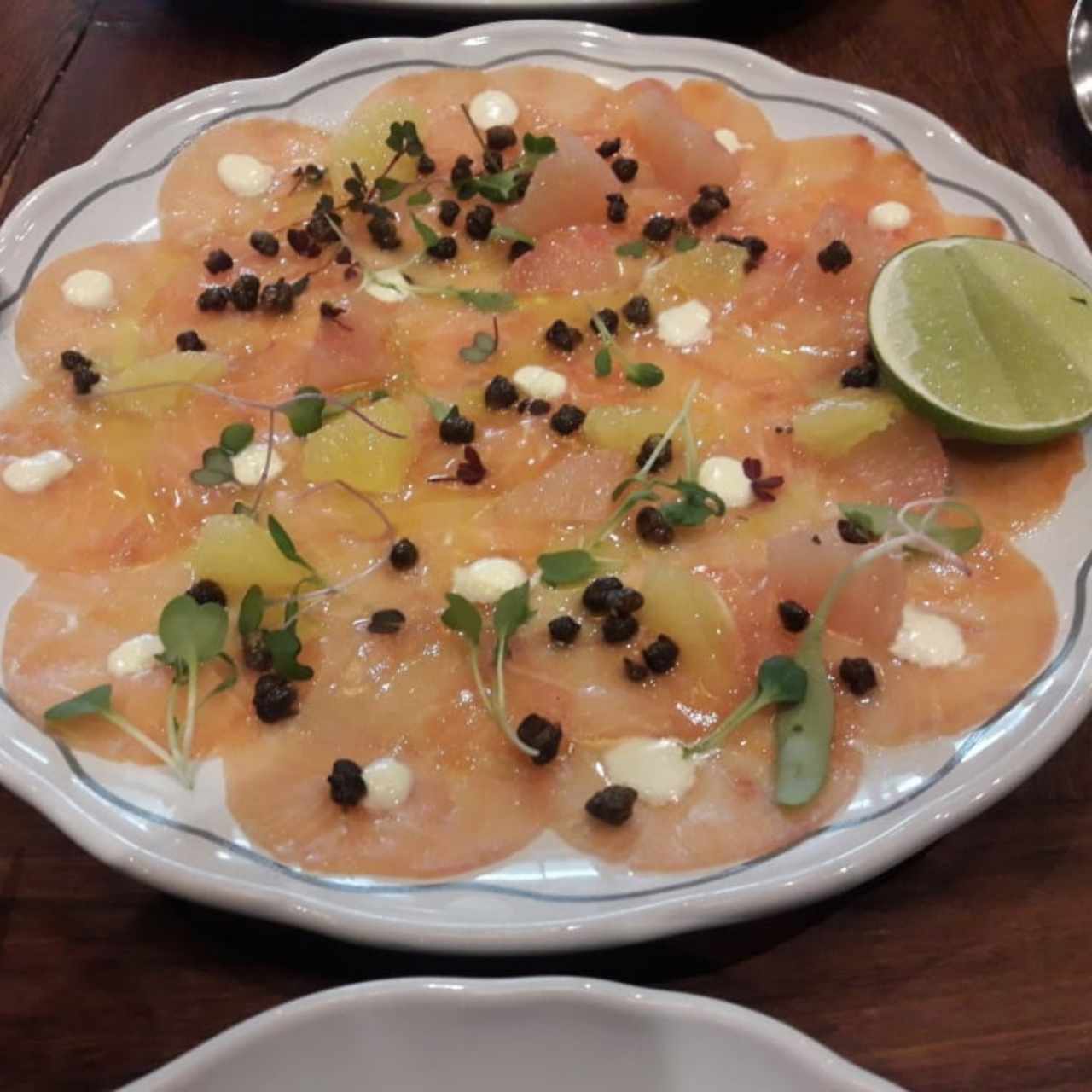Carpaccio de salmón