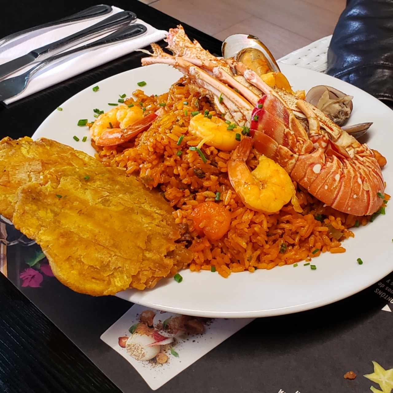 Paella con Langosta