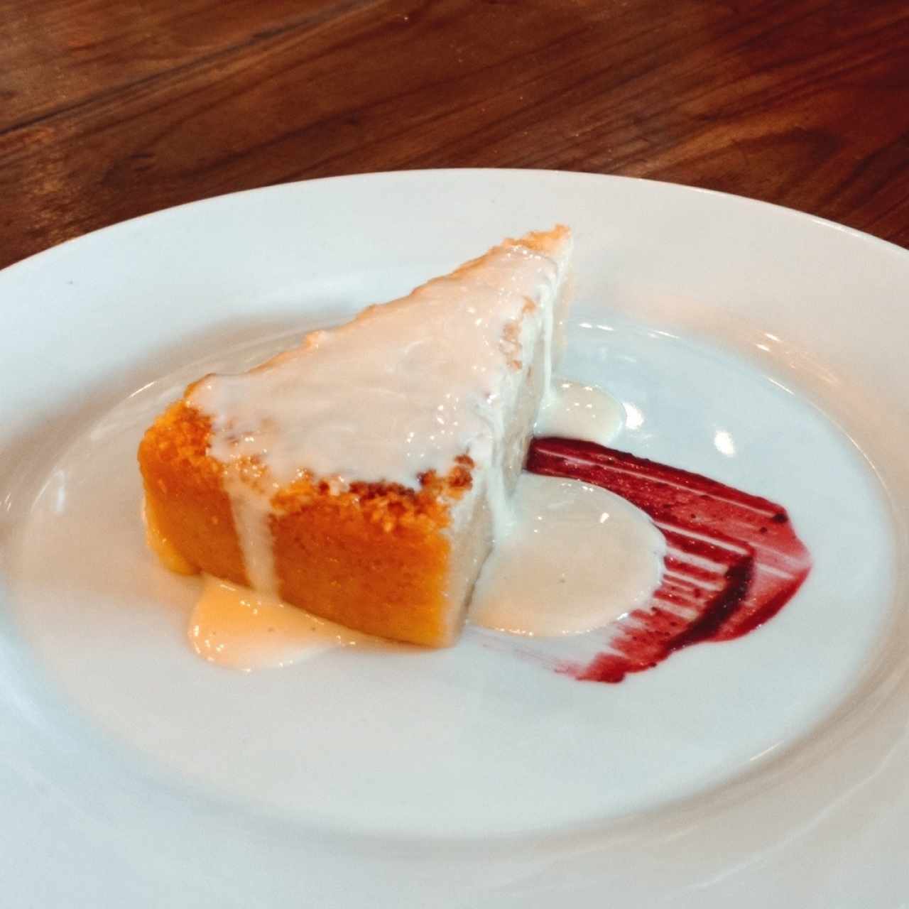 Postre de coco con salsa inglesa
