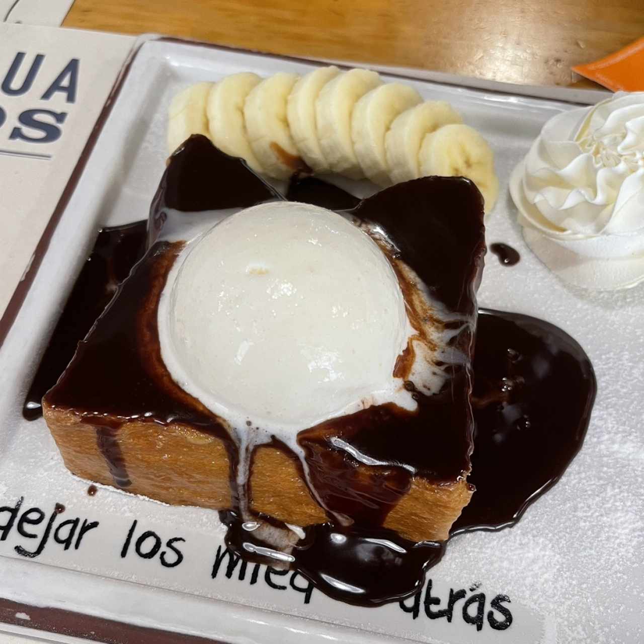 Pato con nutella, helado y banana