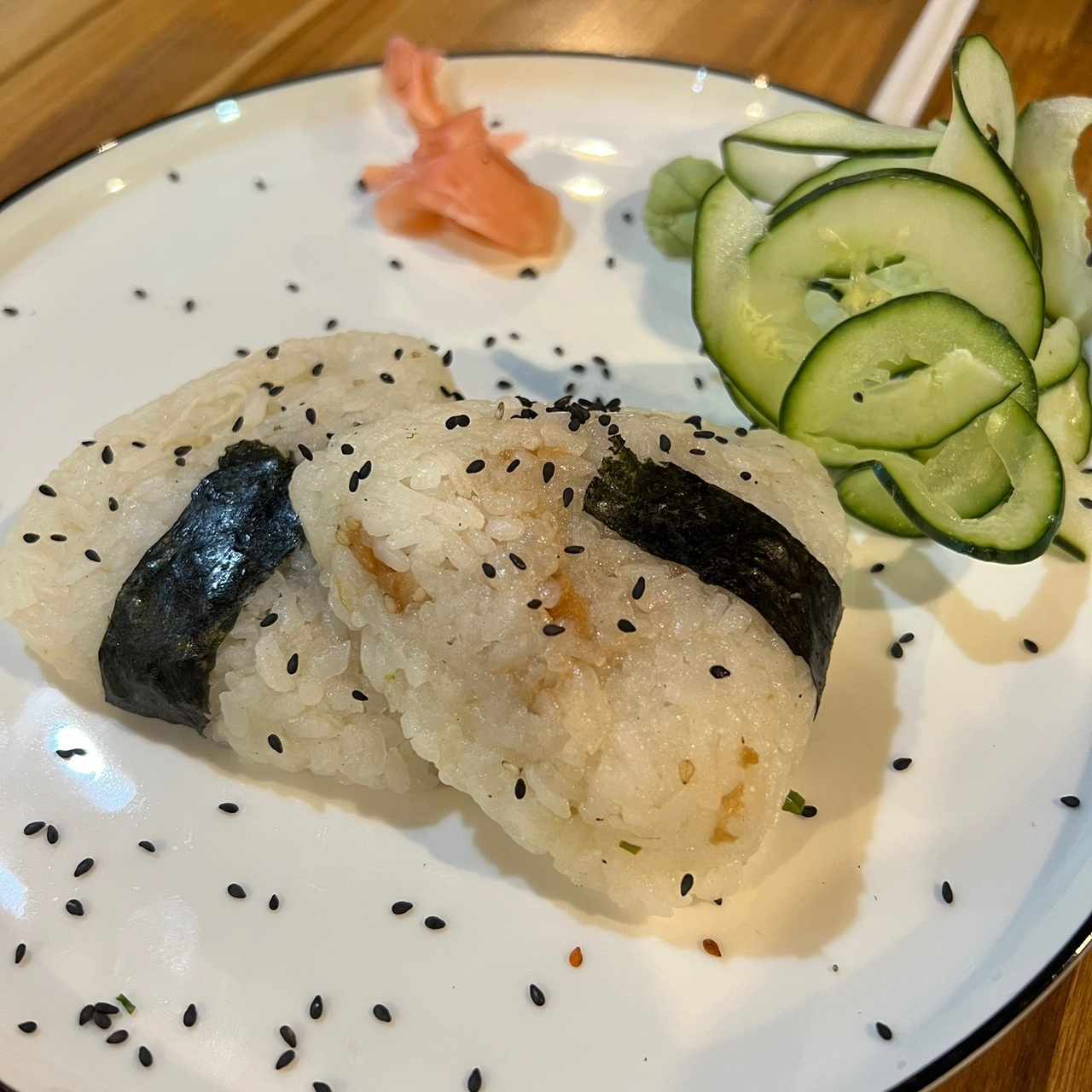 Oniguiri de salmon