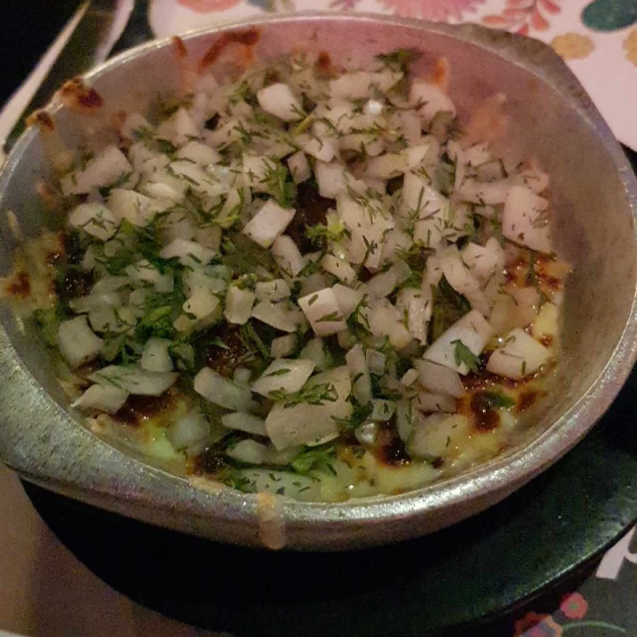 queso fundido con chorizo