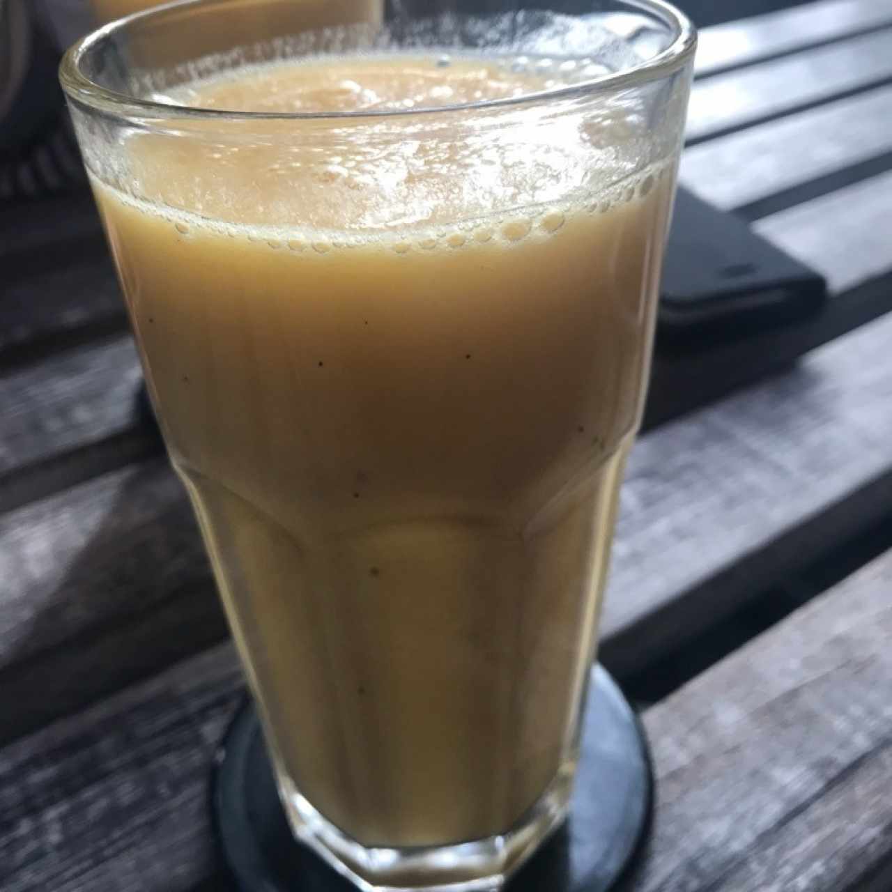 Jugo de frutos amarillos
