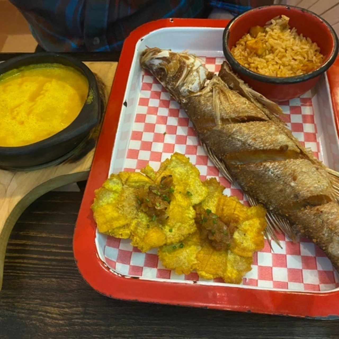 Encocado de róbalo (viene con la cazuela)