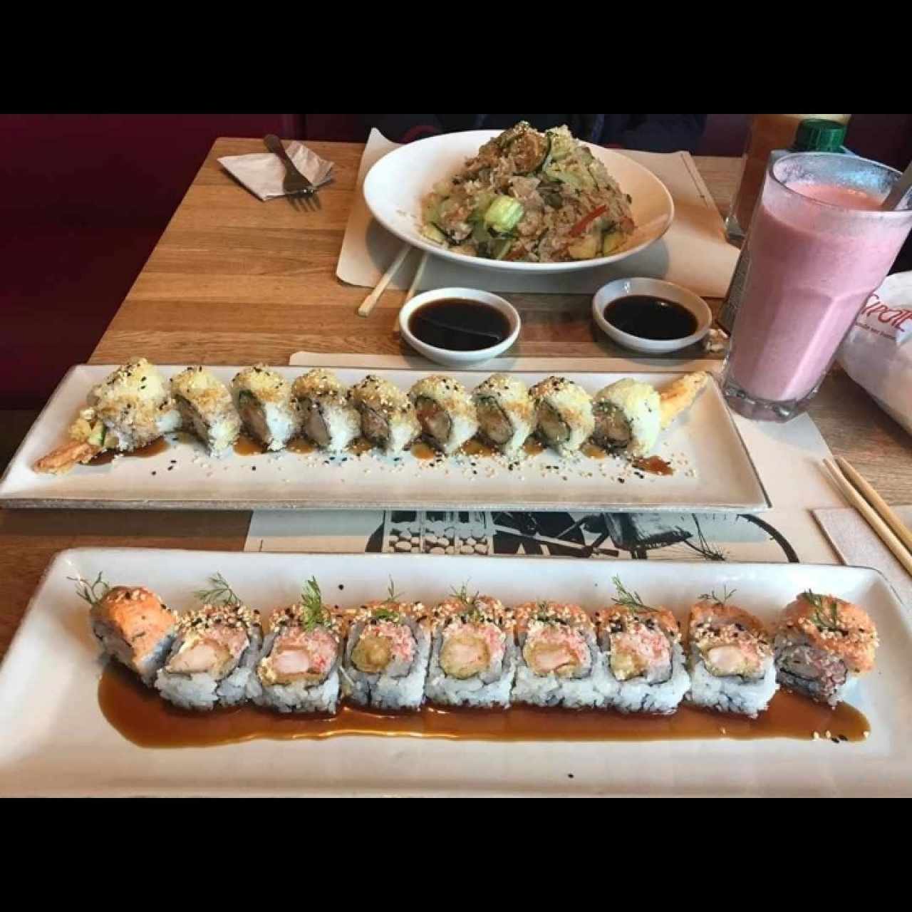 tempura KO, arroz cantonés, jugo de mora en leche