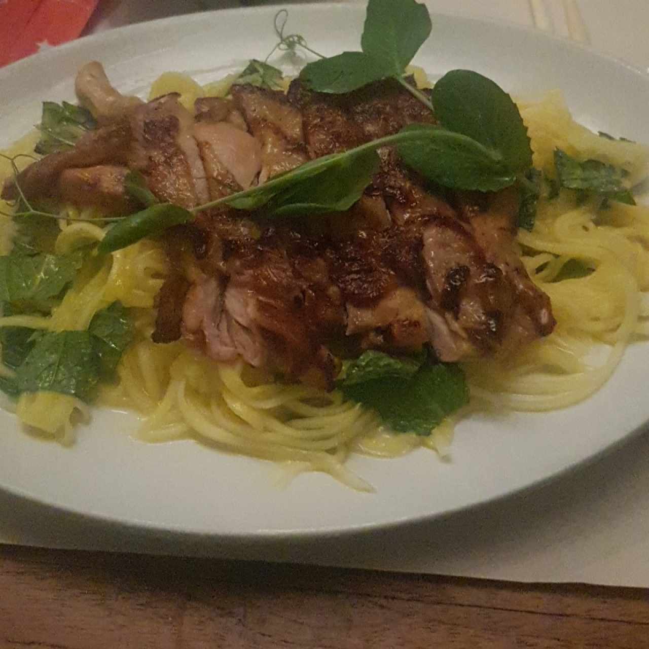 ensalada de mango y pollo