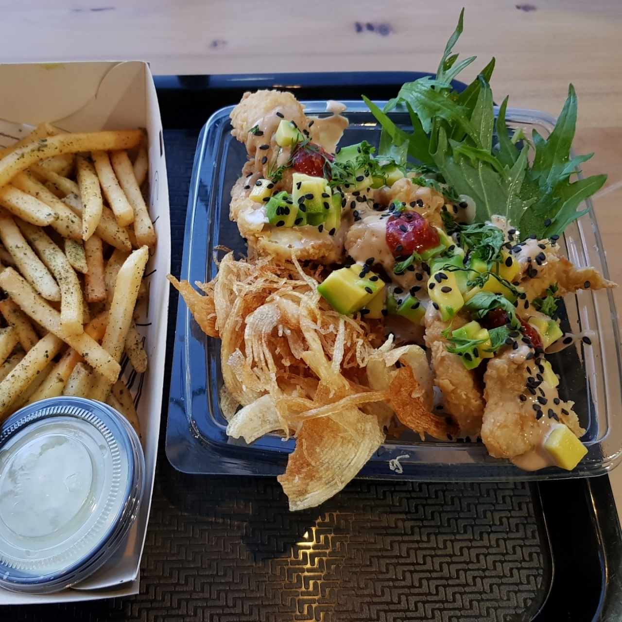 Bao Don Chicharrón de Pescado y Large Bao Fries