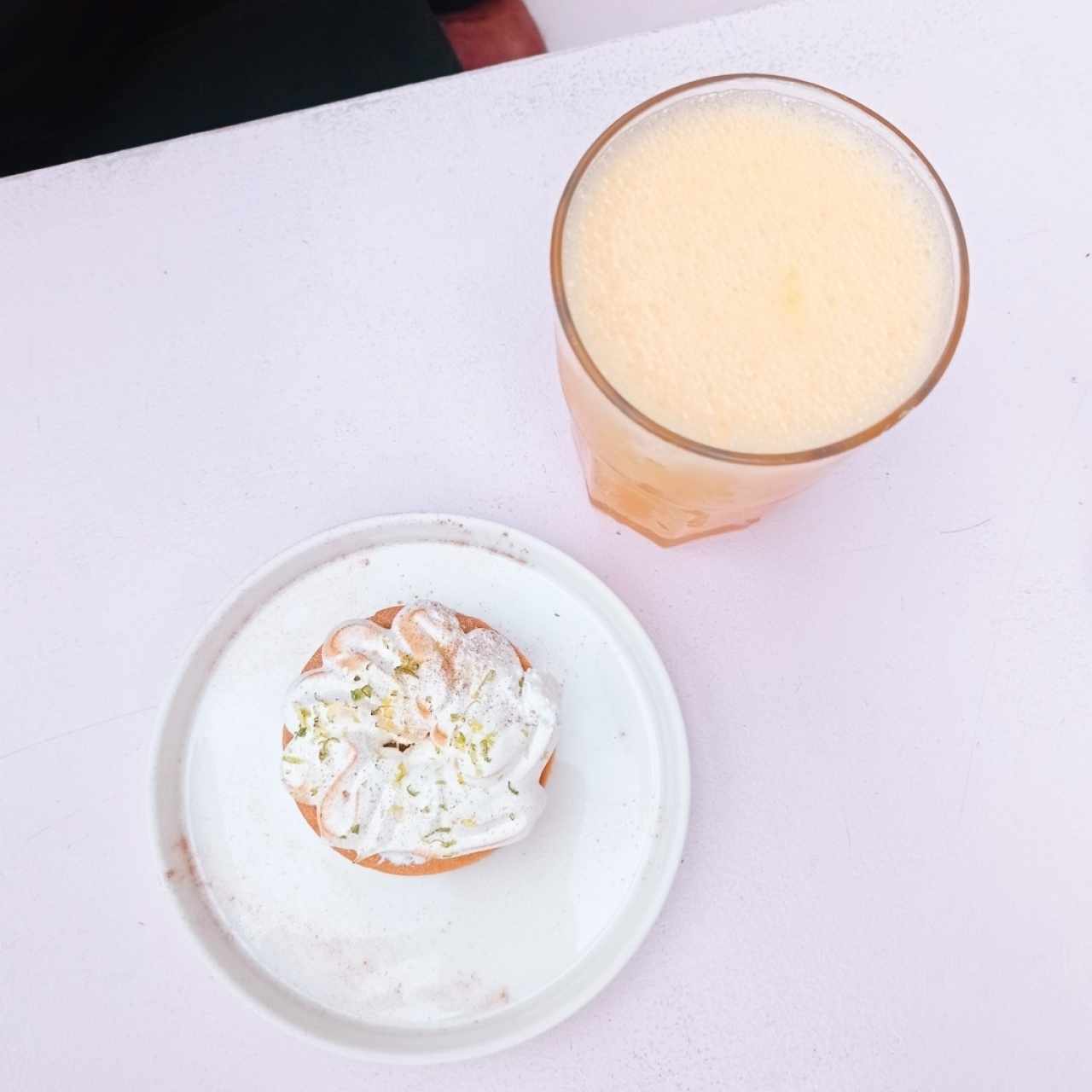 Pie de limón y jugo de maracuyá