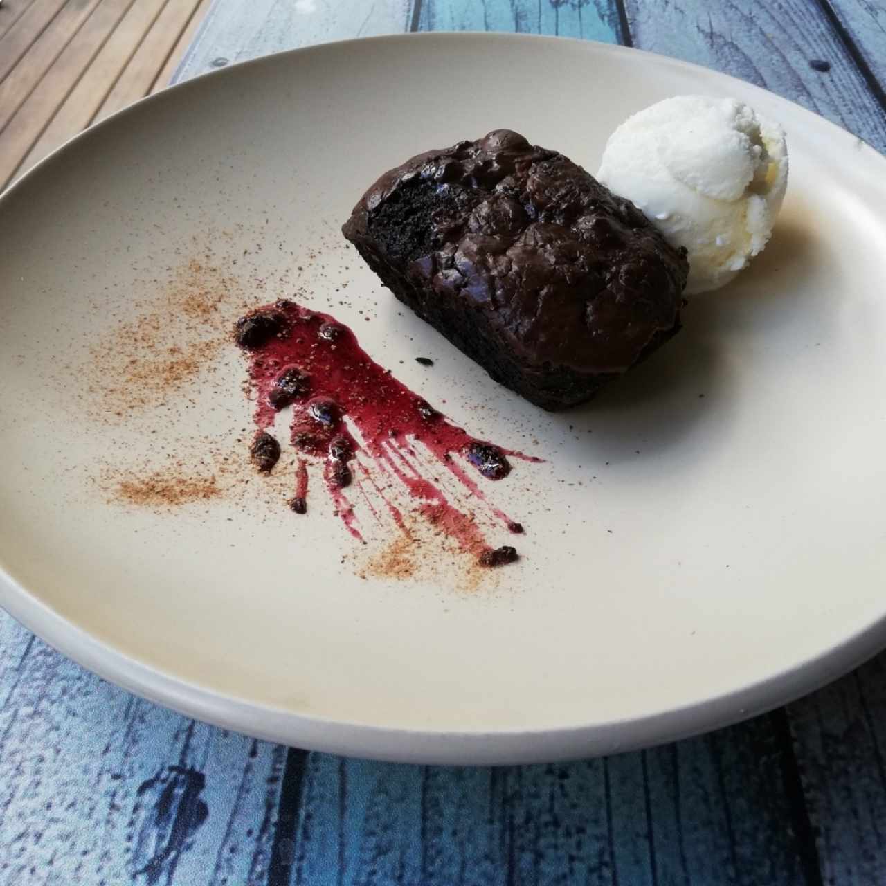 Torta de chocolate con helado