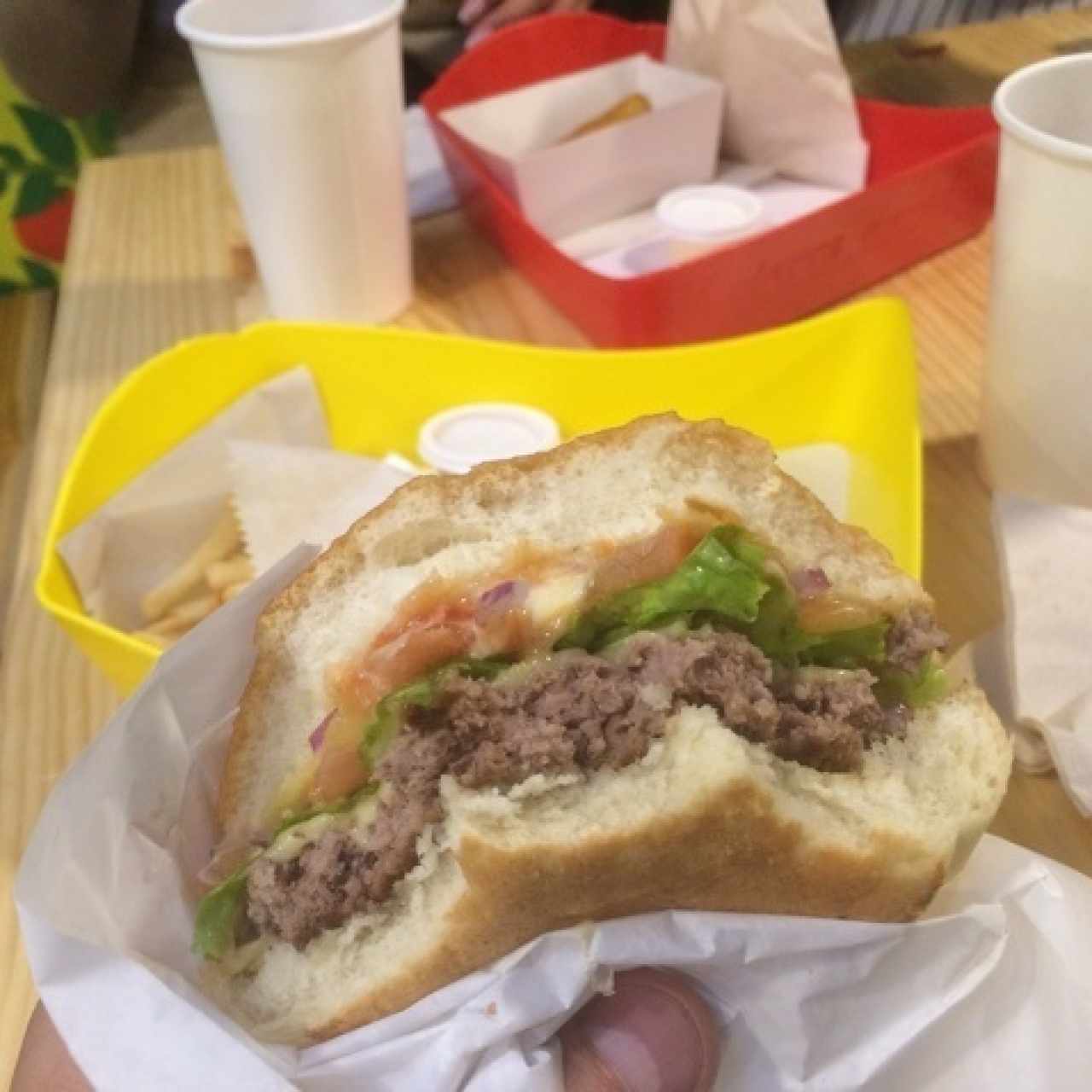 Hamburguesa mucha hambre doble carne. 