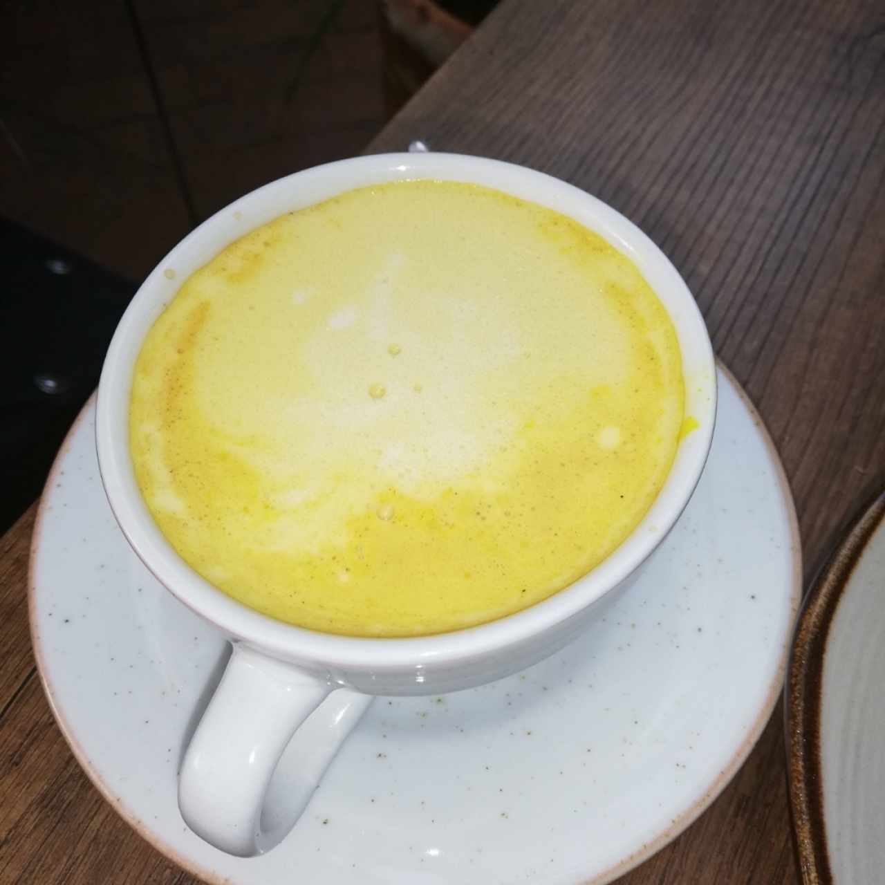Café de cúrcuma y canela