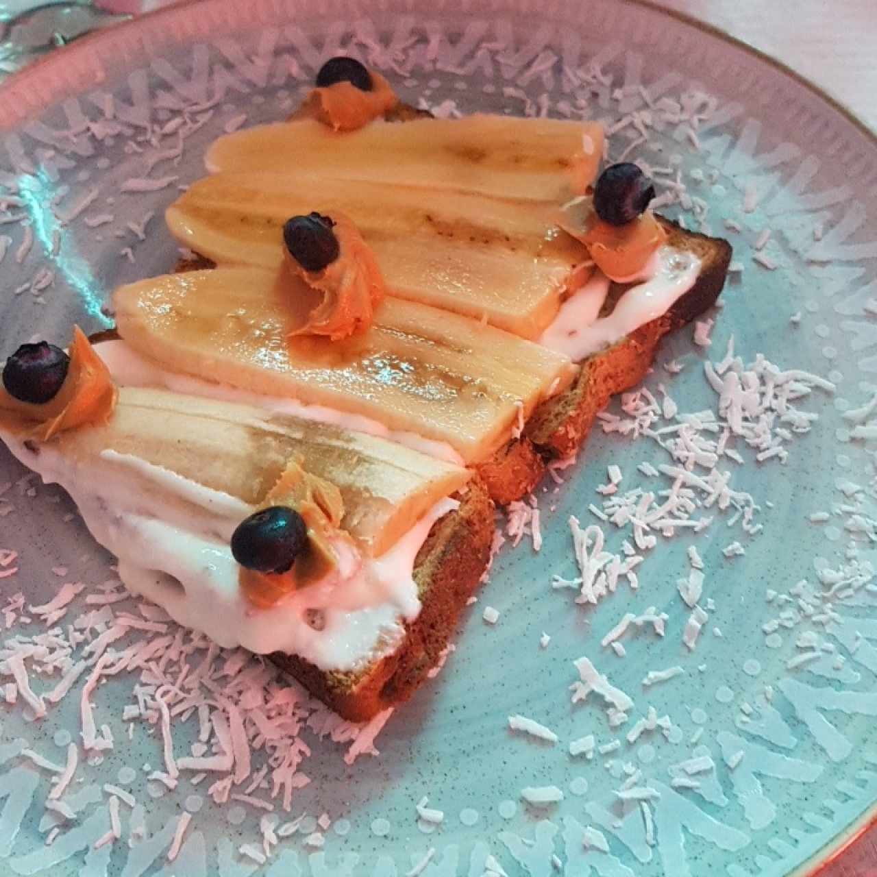 tostada de yogurt griego