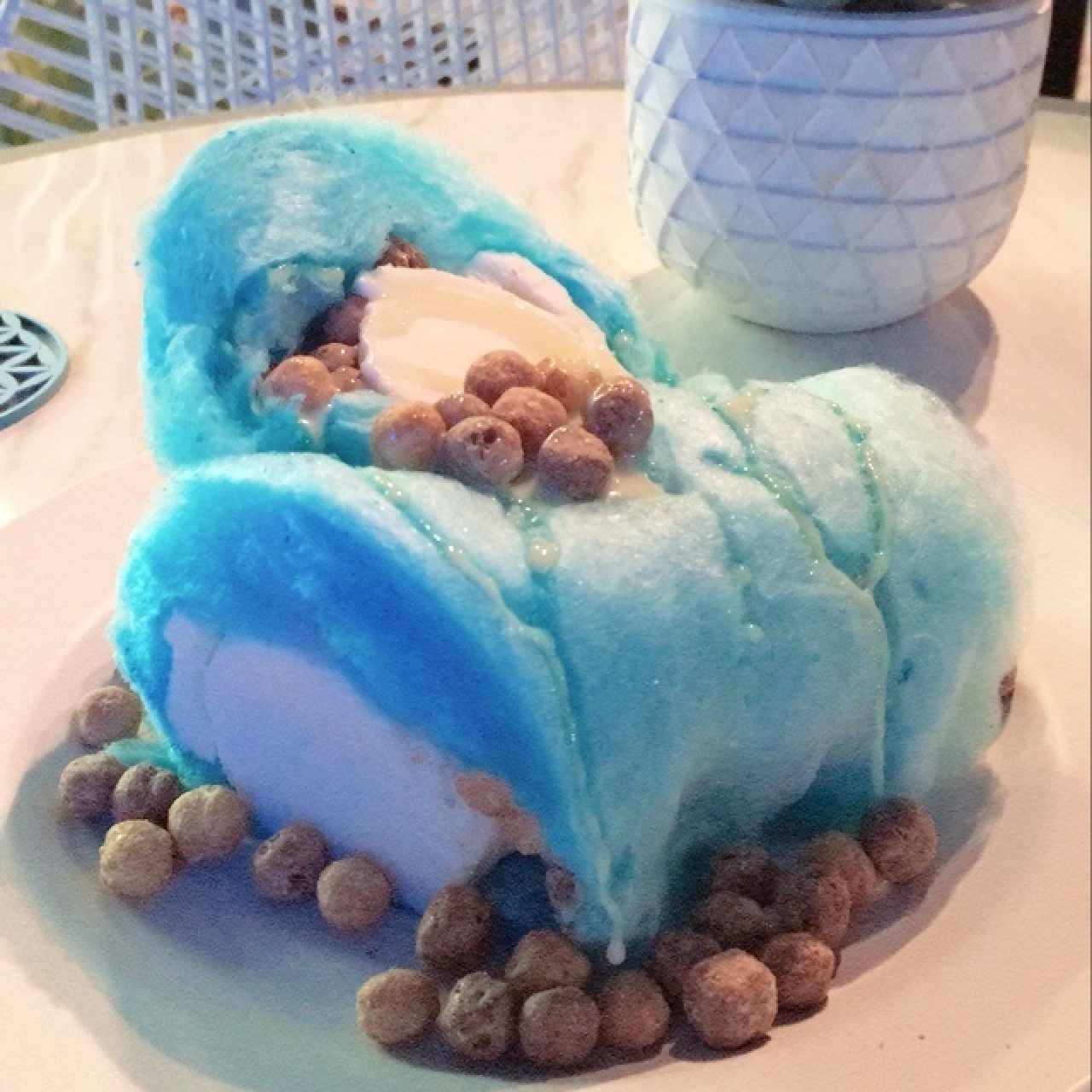 Burrito de algodón de azucar con helado y cereal