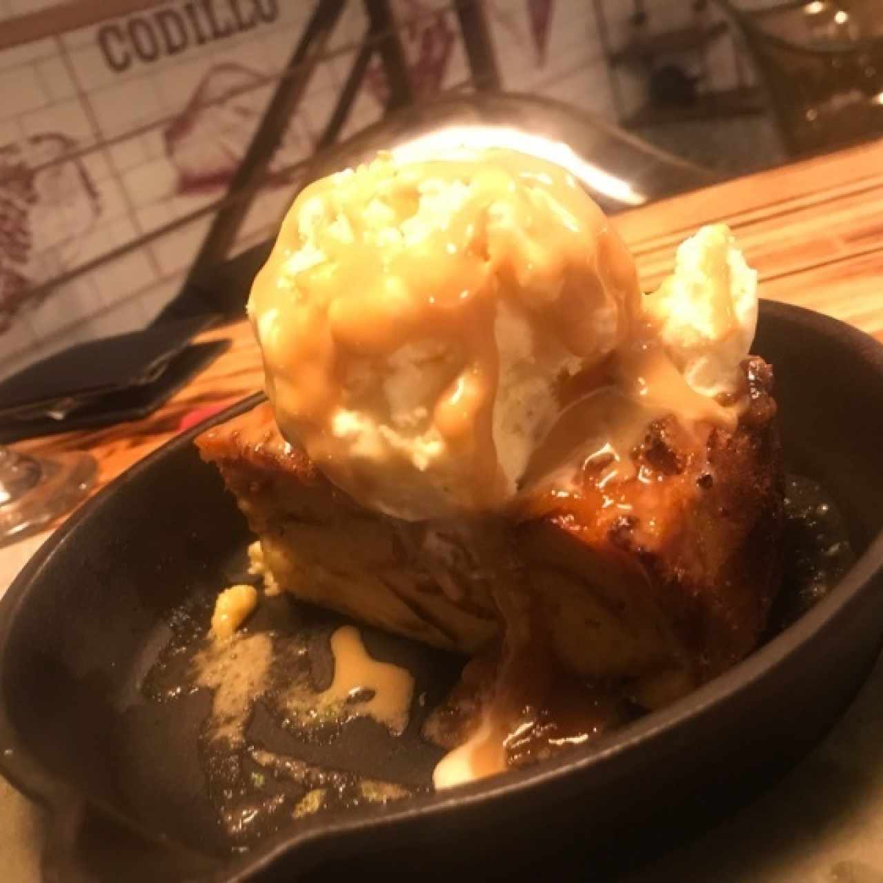 torta de almojabana y helado