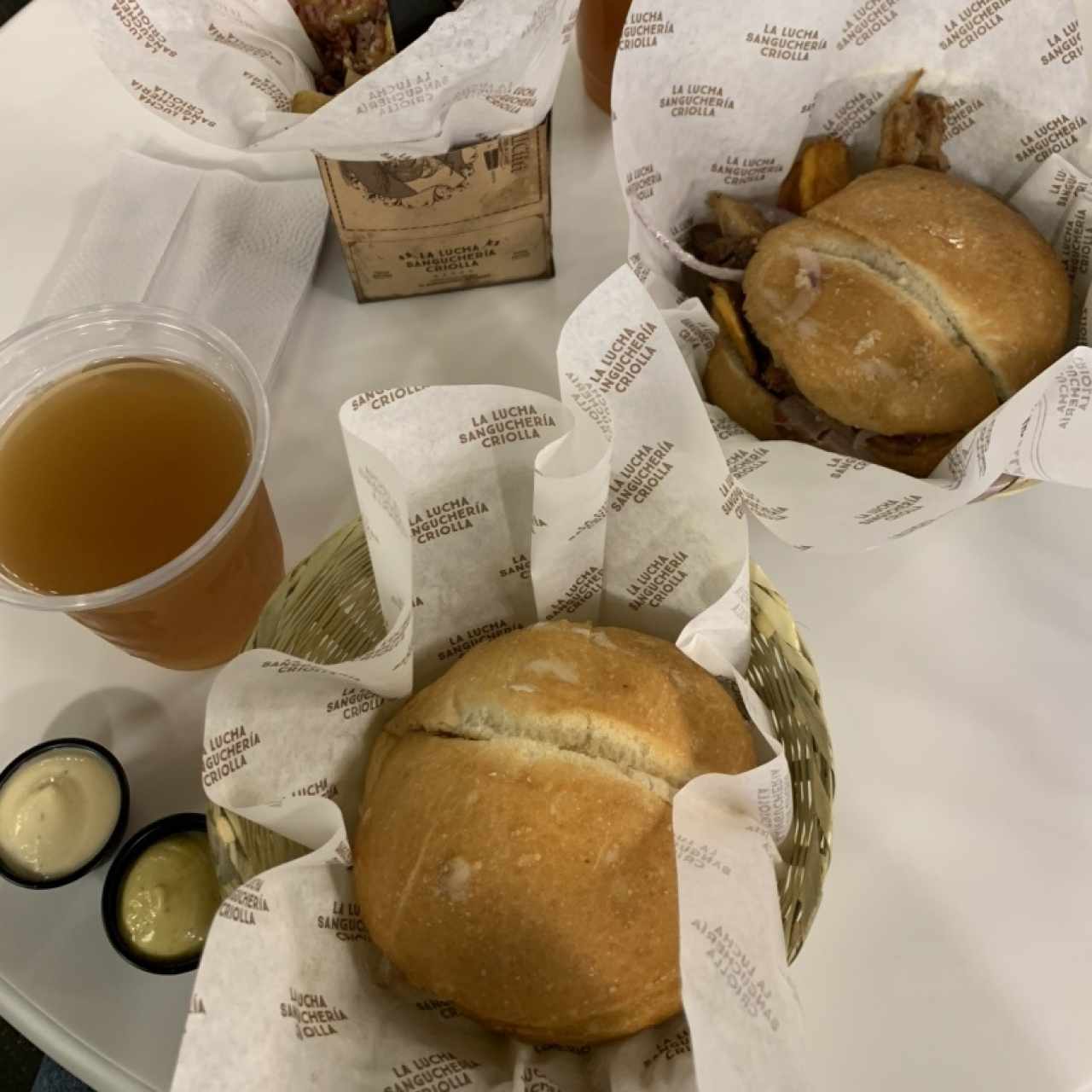 Sanguche de Pollo Desmechado
