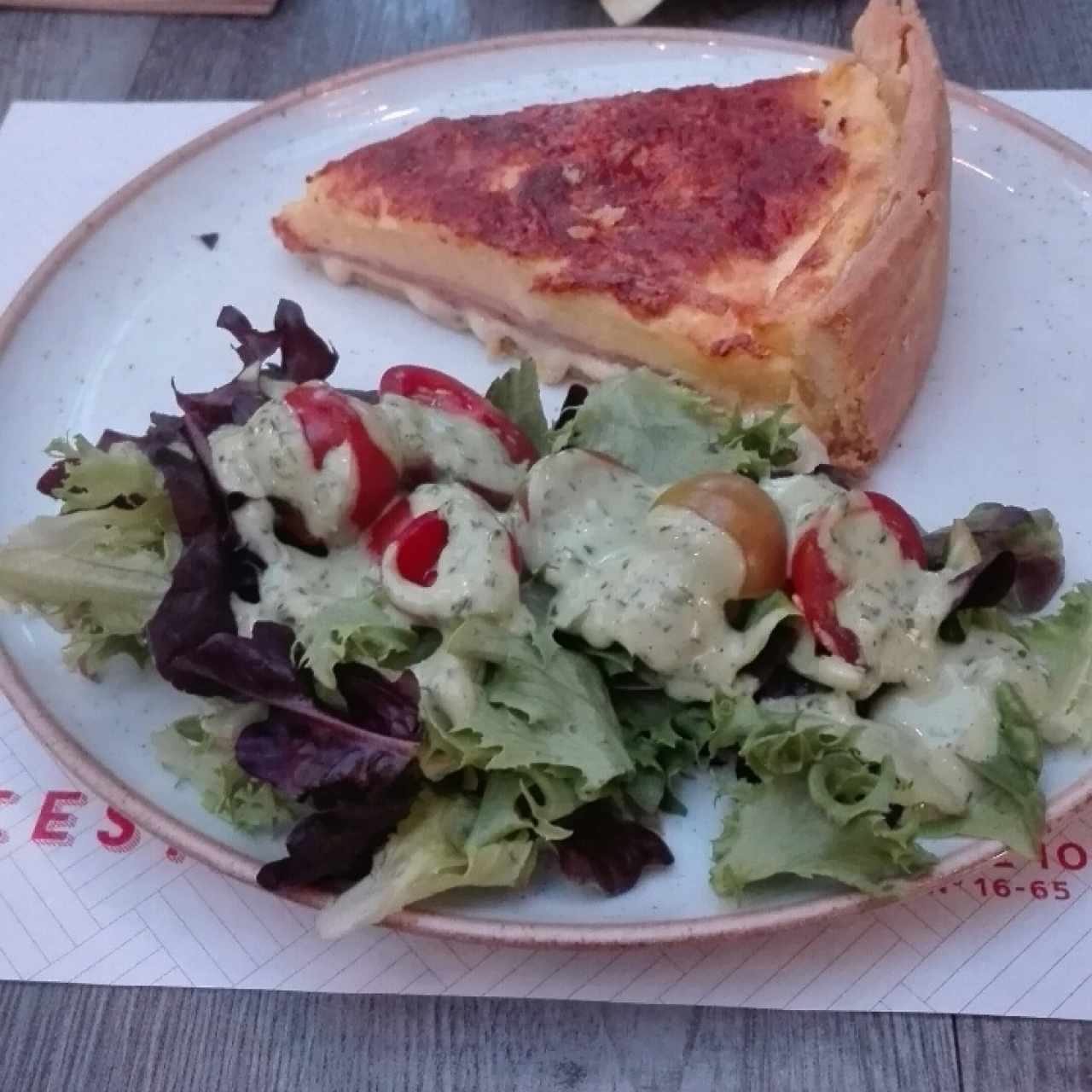 Quiche de jamón y queso