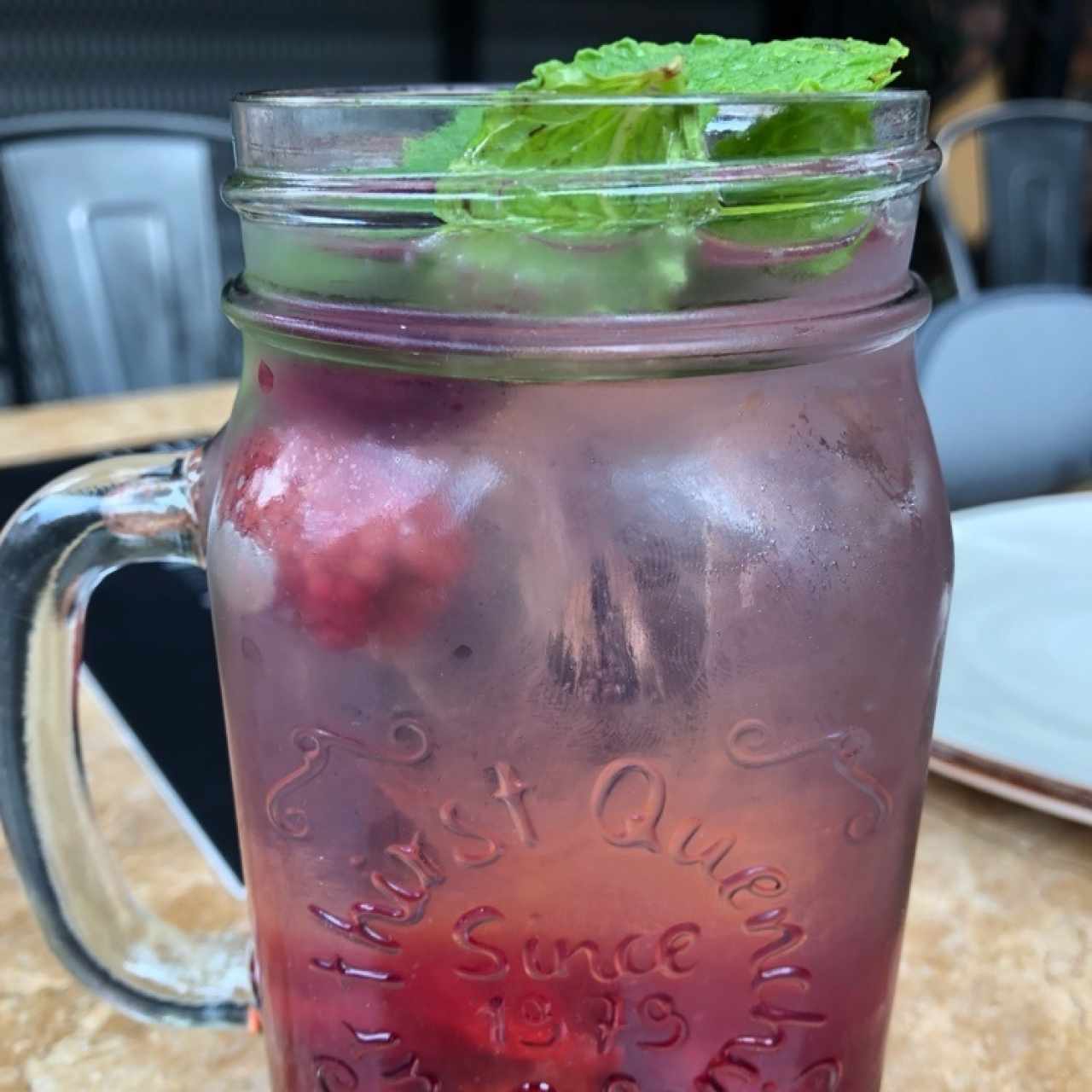 Gin & tonic de frutos rojos