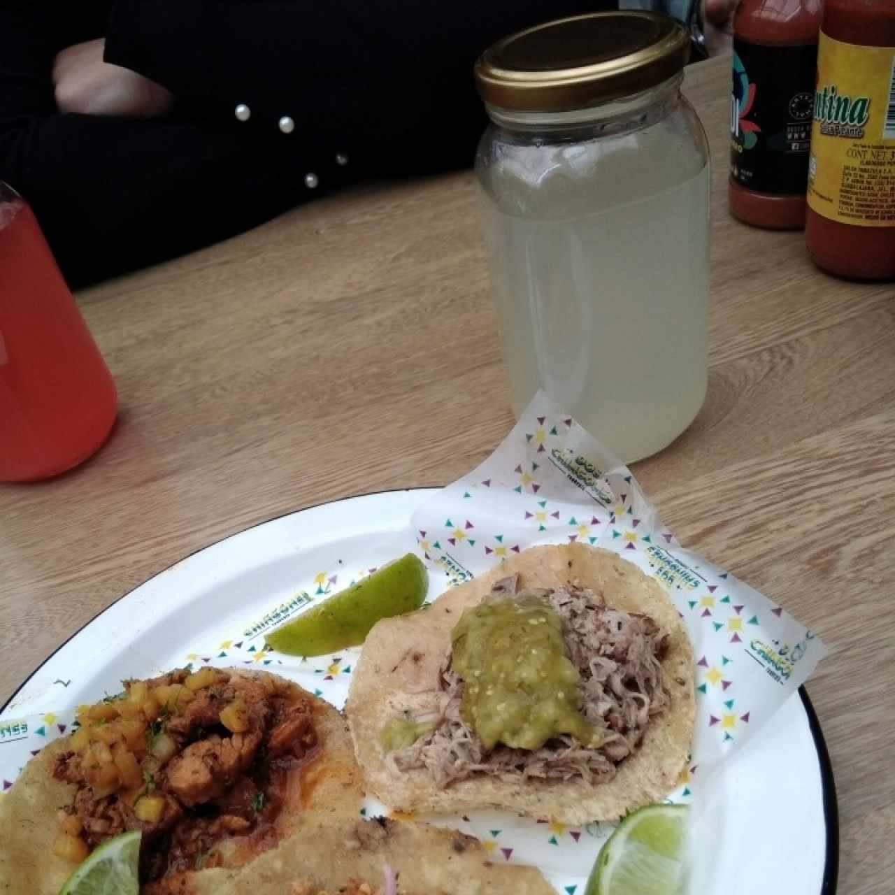 tacos y limonada