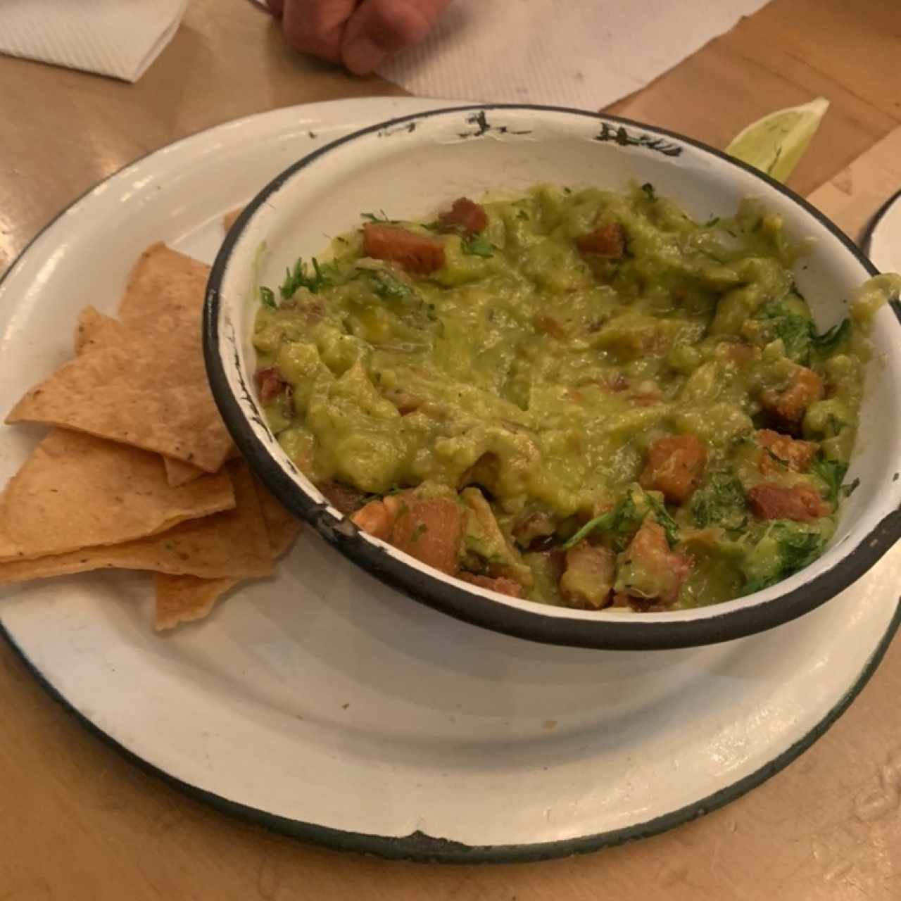 Guacamole con chicharron 