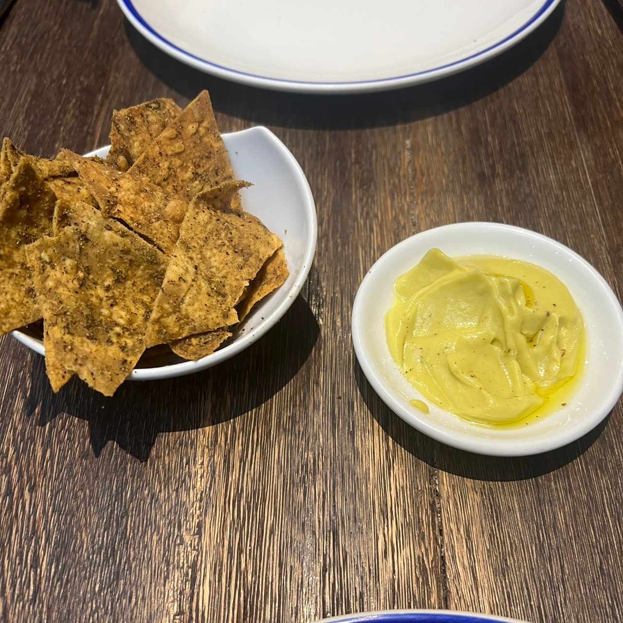 Crackers de lentejas y hummus