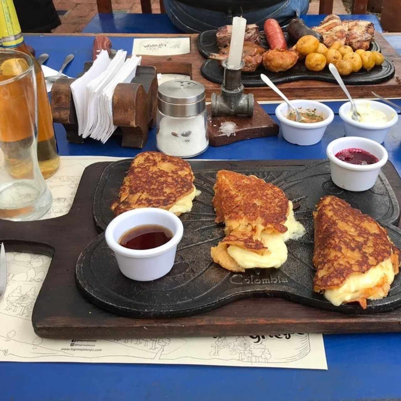 arepita de chocolo con parrillada 