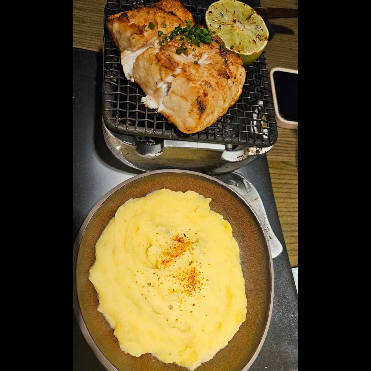corvina , con puré de papa