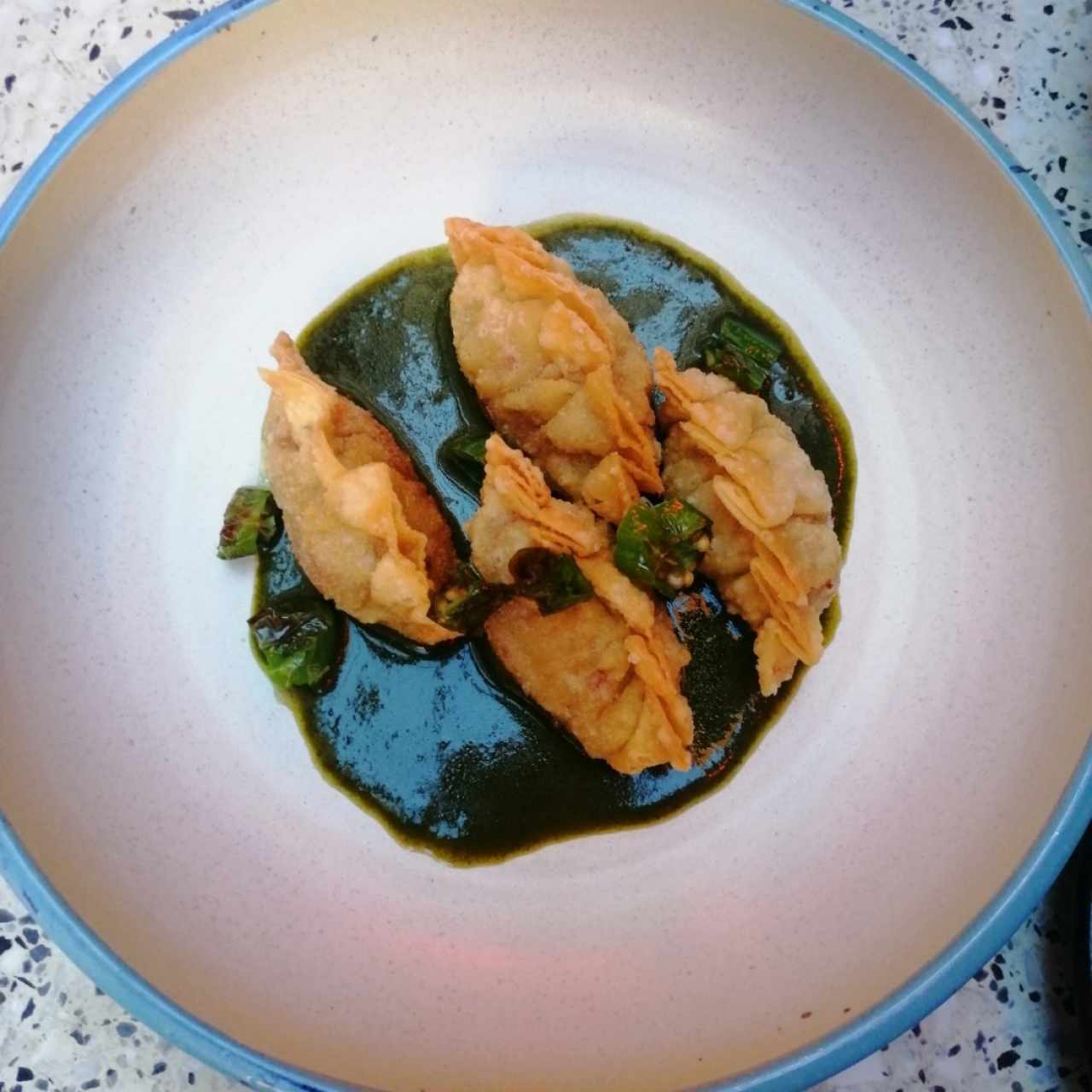 Wonton de chorizo y papa