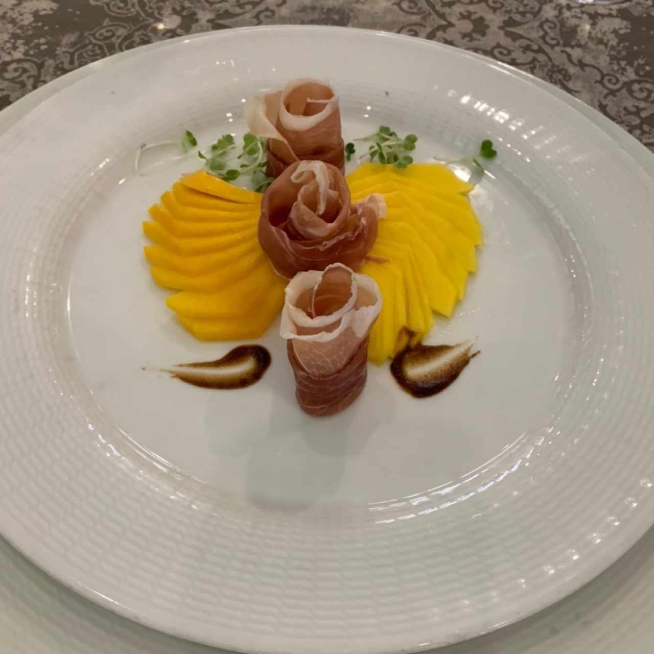 Jamon serrano con mango
