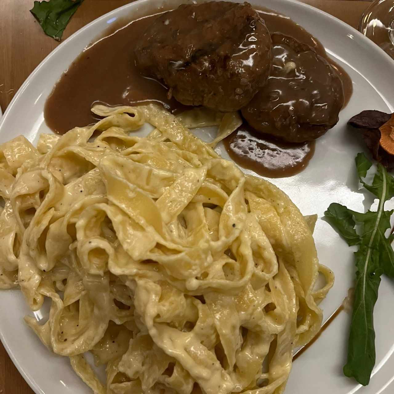 Pasta de la casa con lomo
