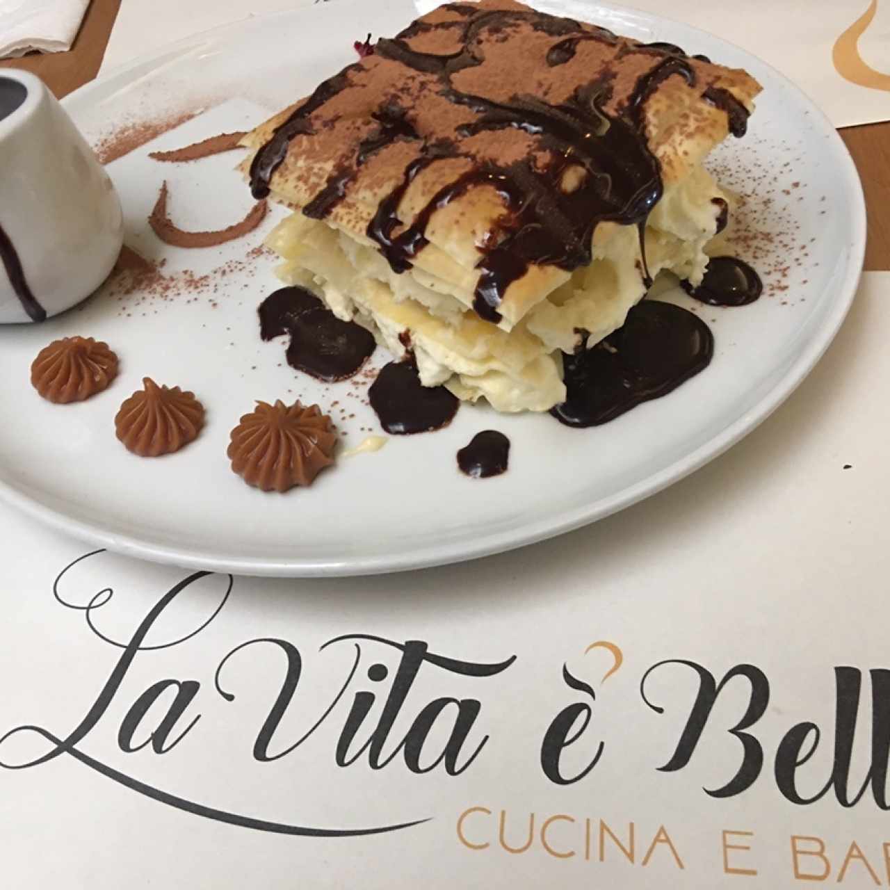 milhoja con chocolate o arequipe