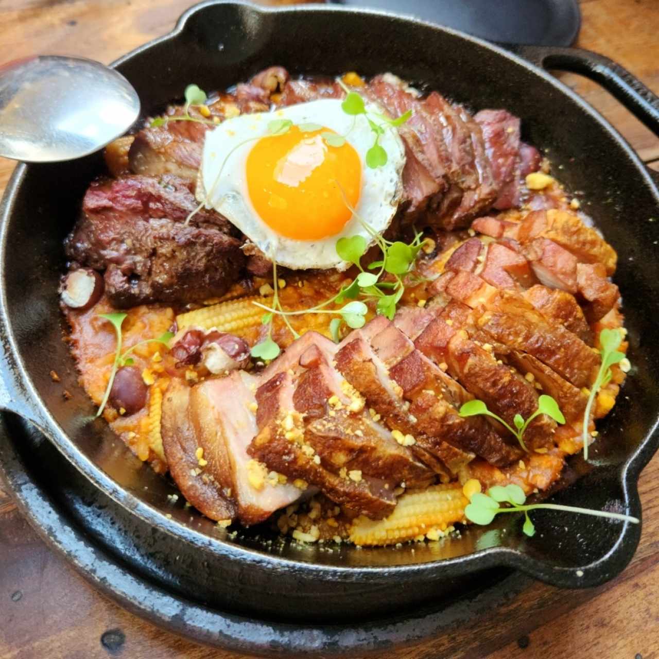 Arroz con res y cerdo