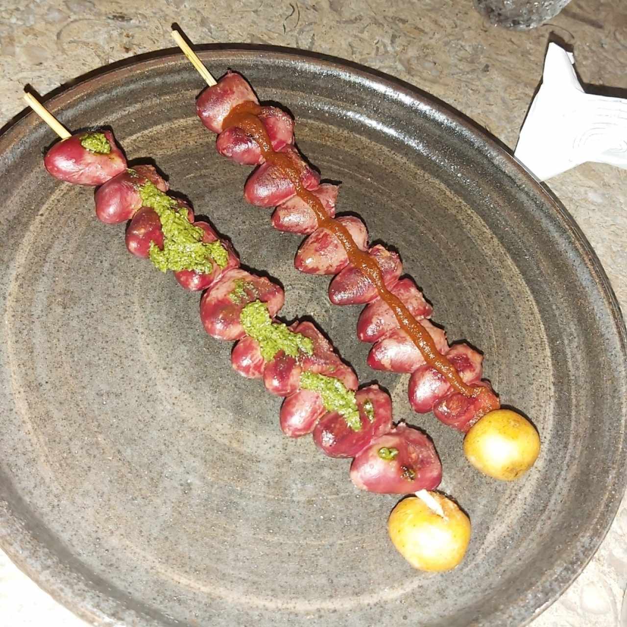 corazones de pollo (alioli y anticucho)