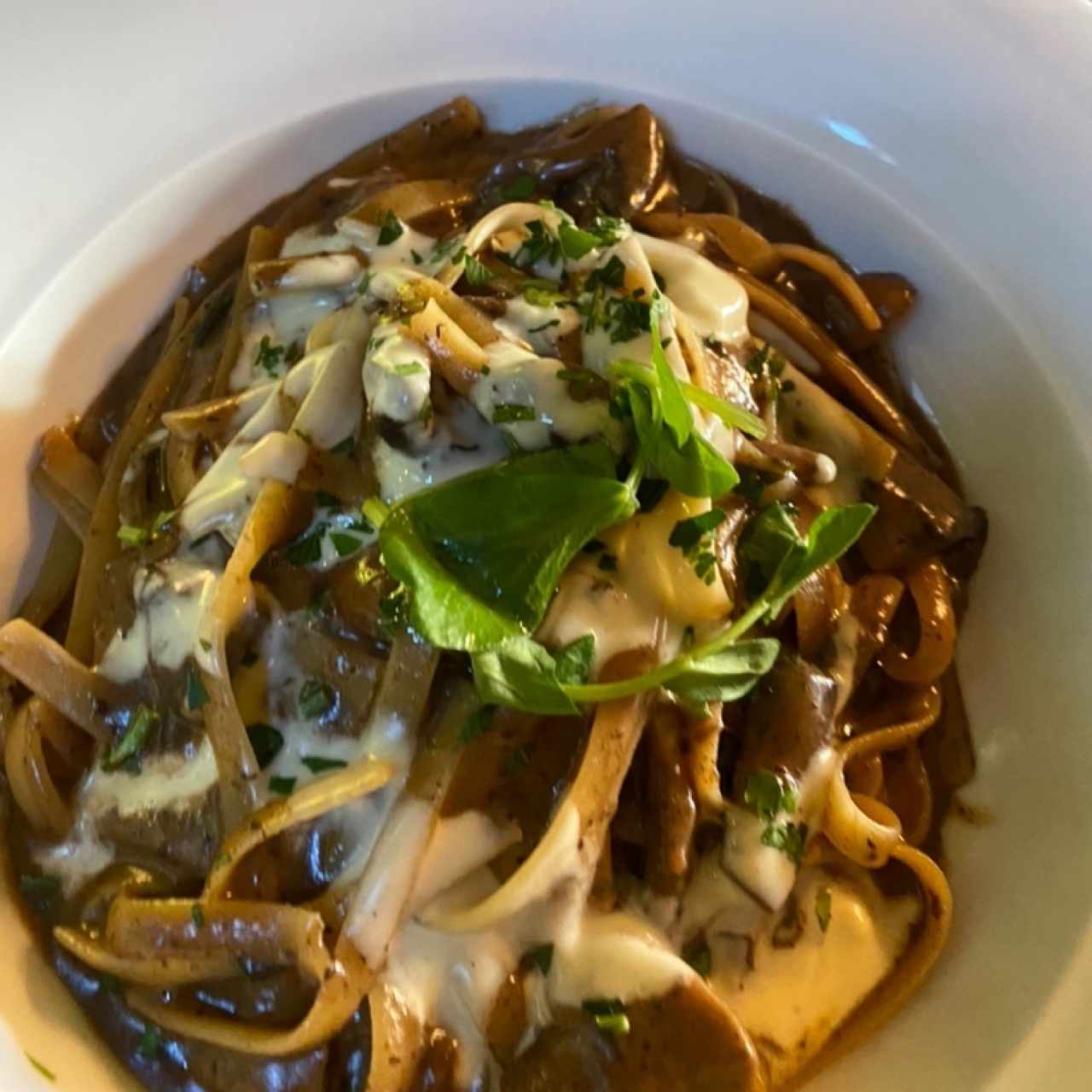 linguini de trufa y champiñones