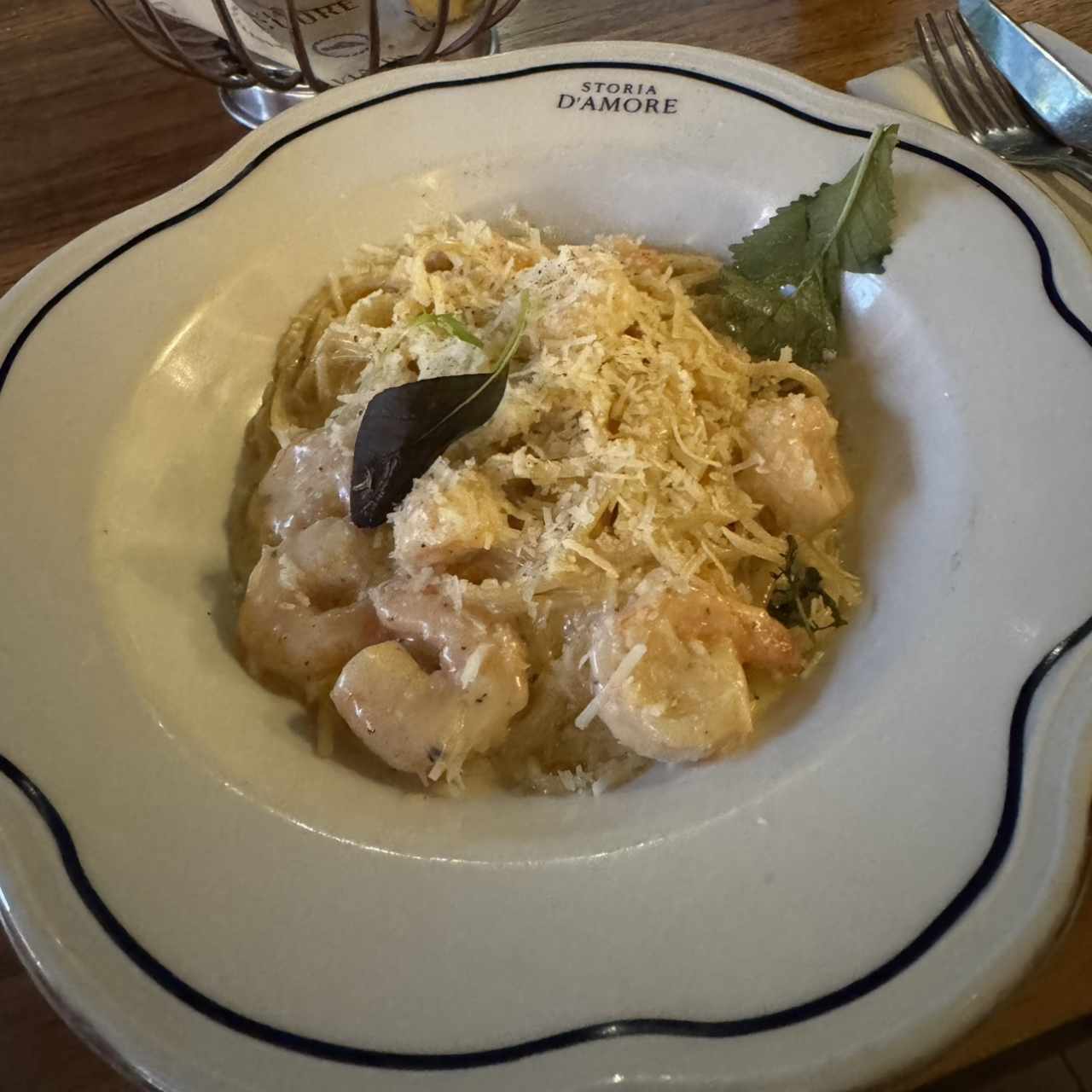 Cacio e pepe e gamberi