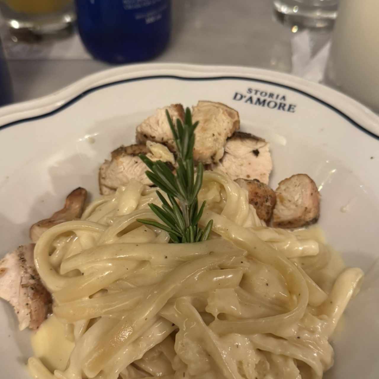 Pasta Alfredo con Pollo 