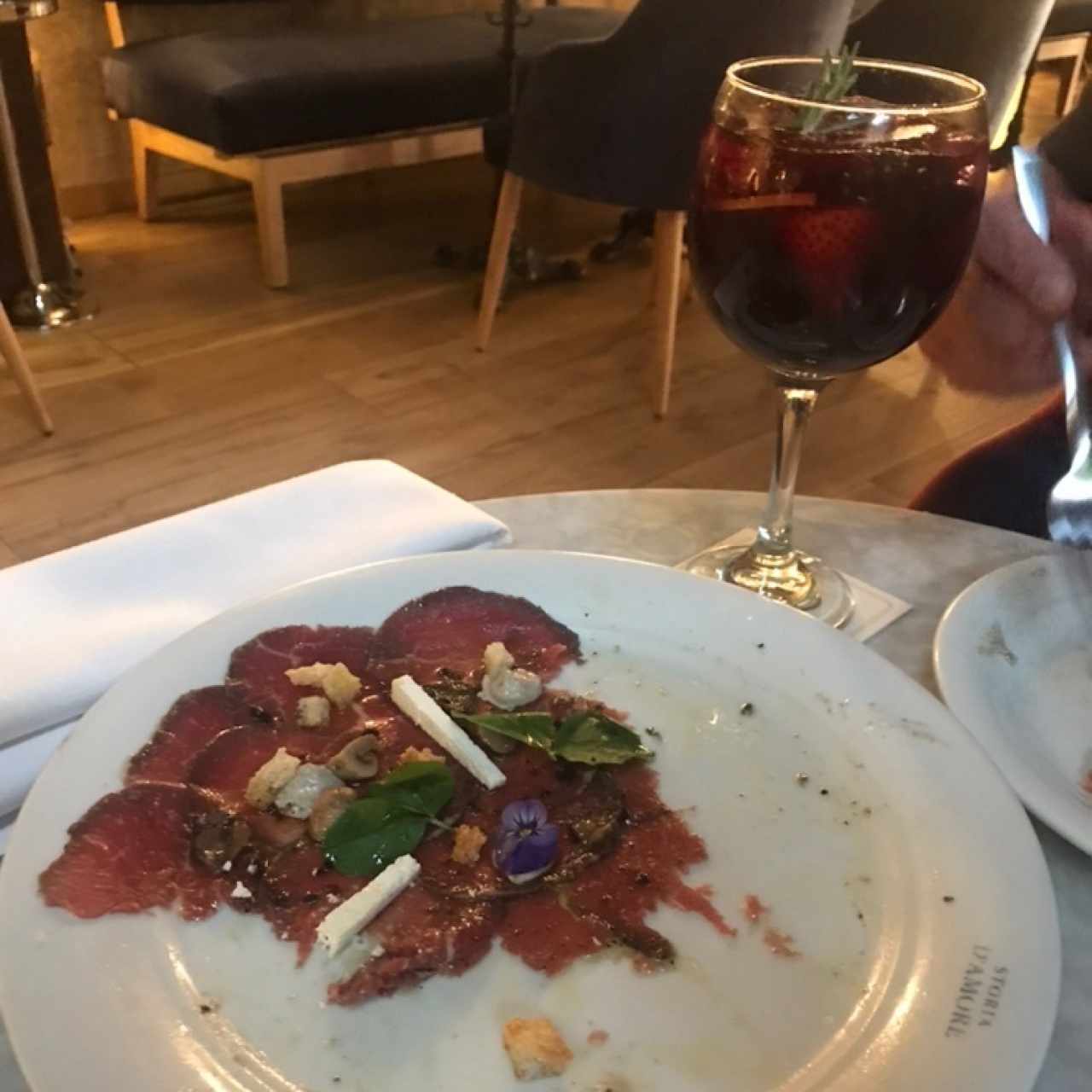 Carpaccio y sangria 