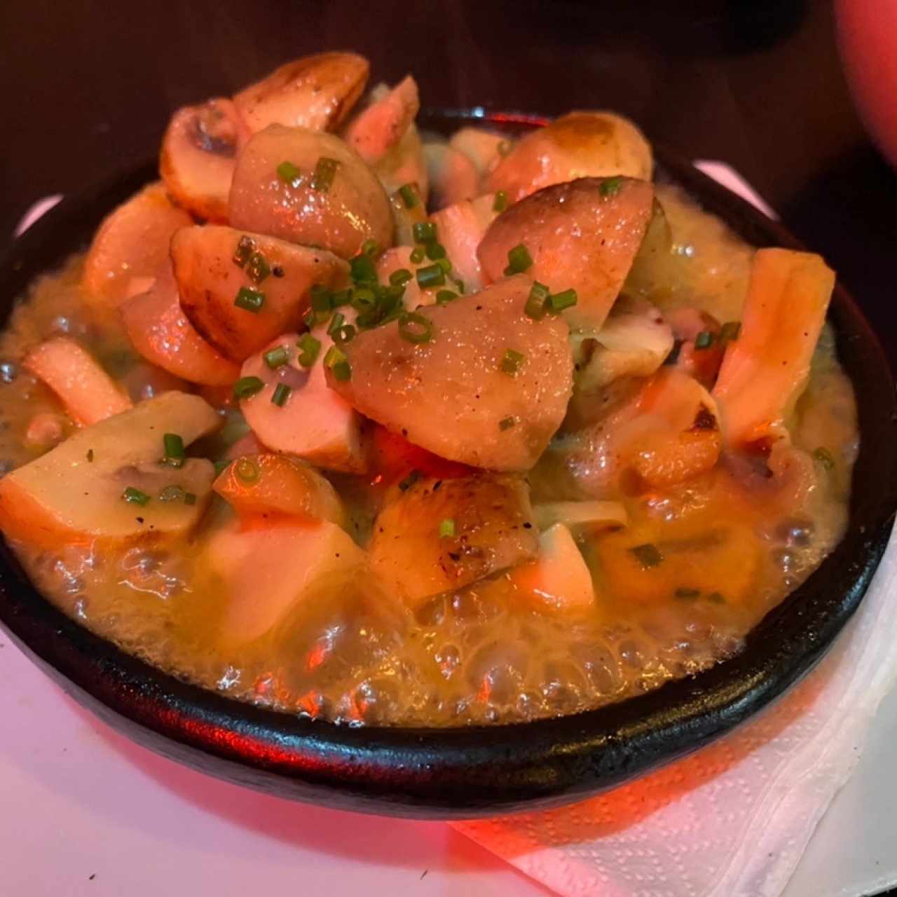 Champiñones al ajillo