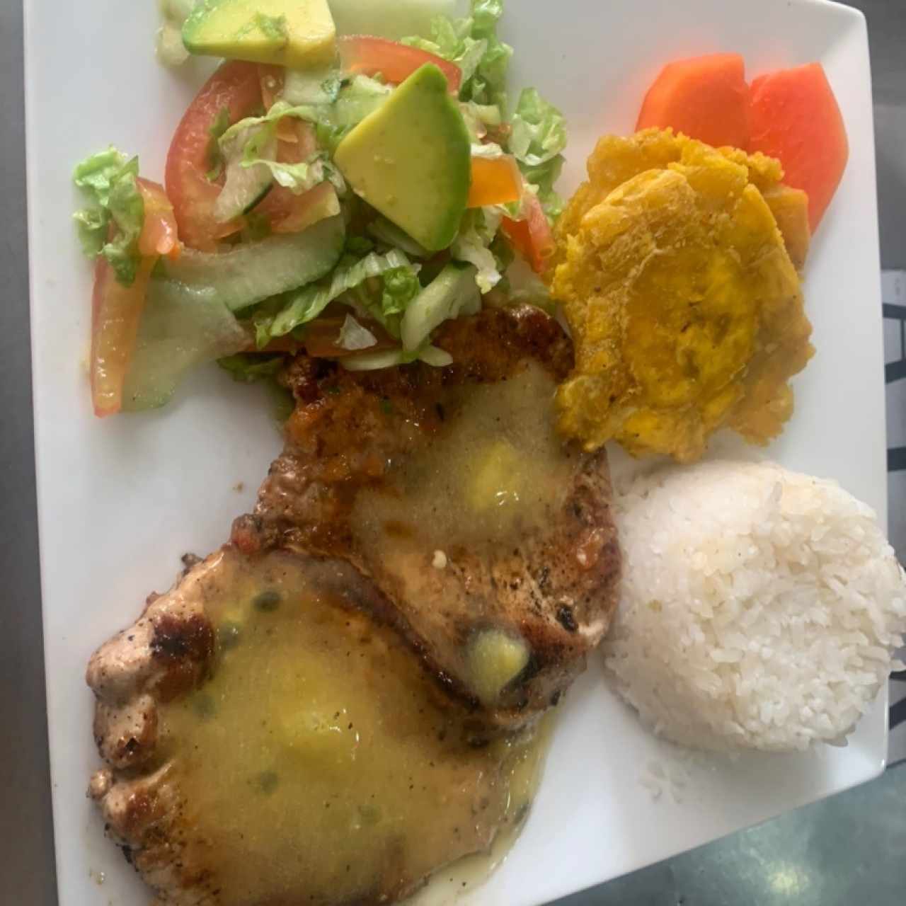 Carne de cerdo en salsa